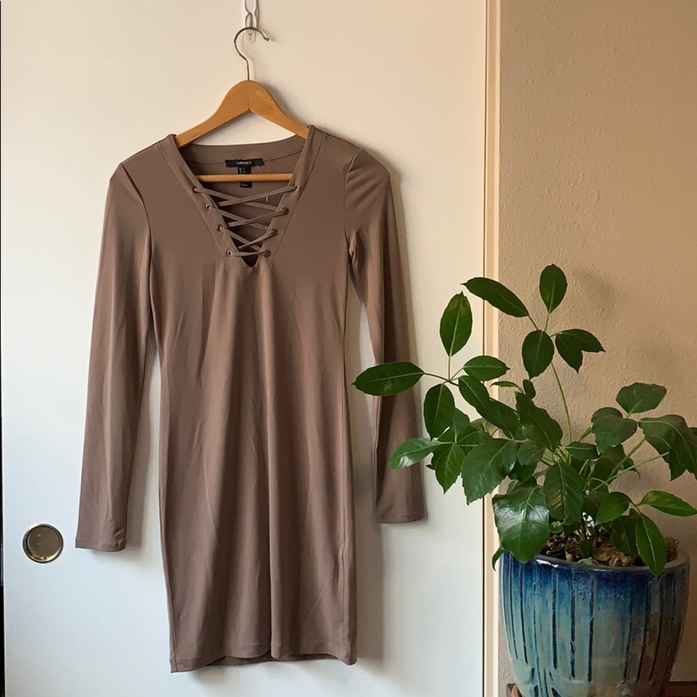 NWOT BodyCon Dress with lace up detail
